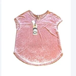 New with tags boutique brand FLUXUS loose fit tee shirt. Soft stretch material